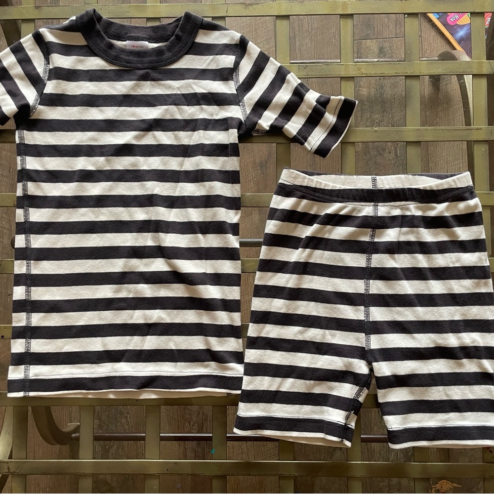 Hanna Andersson Black and White Striped Kids Pajama Set size 8